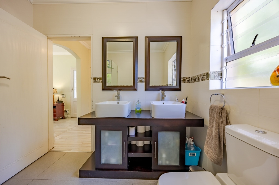 5 Bedroom Property for Sale in Kenilworth Upper Western Cape